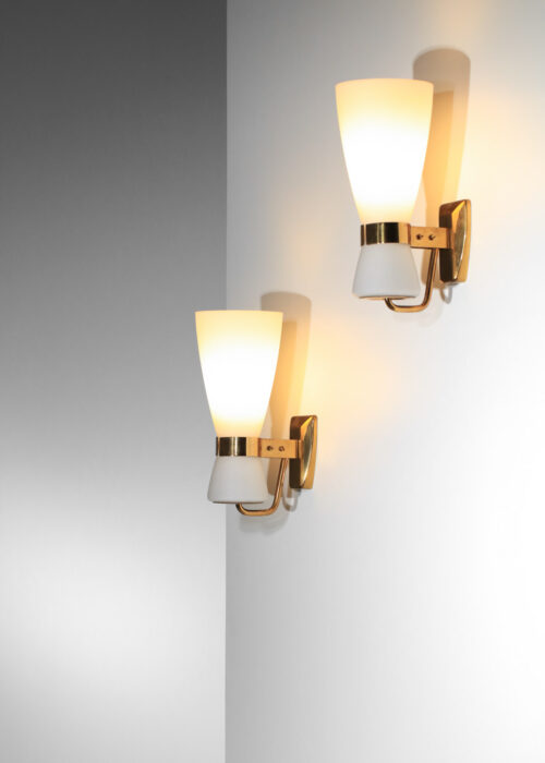 Suite de trois appliques stilnovo en laiton et opaline années 50 originale I164