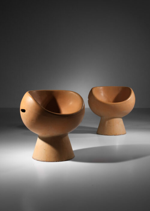 Paire de fauteuil boule années 60 Willy ghul eternit béton cellulaire 
