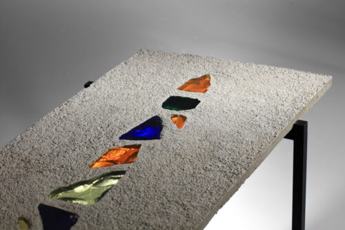 table basse en beton et inclusion de verre travail populaire artisanal des années 80 I376