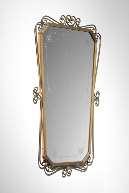 Grand miroir italien à volutes en laiton et cuivre des années 60