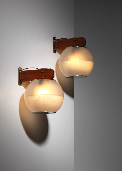 paire d'appliques italiennes greco des années 60 en verre et teck ignazio gardella design J102