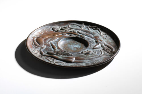 assiette décorative en bronze massif signée à décor de sirènes - J145