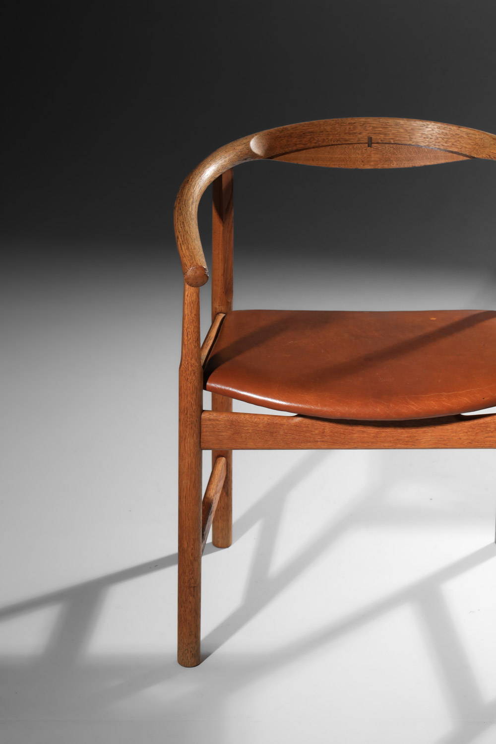fauteuil de bureau hans wegner PP203 en chêne massif originale années 50 - J444 fauteuil de bureau hans wegner PP203 en chêne massif originale années 50 - J444