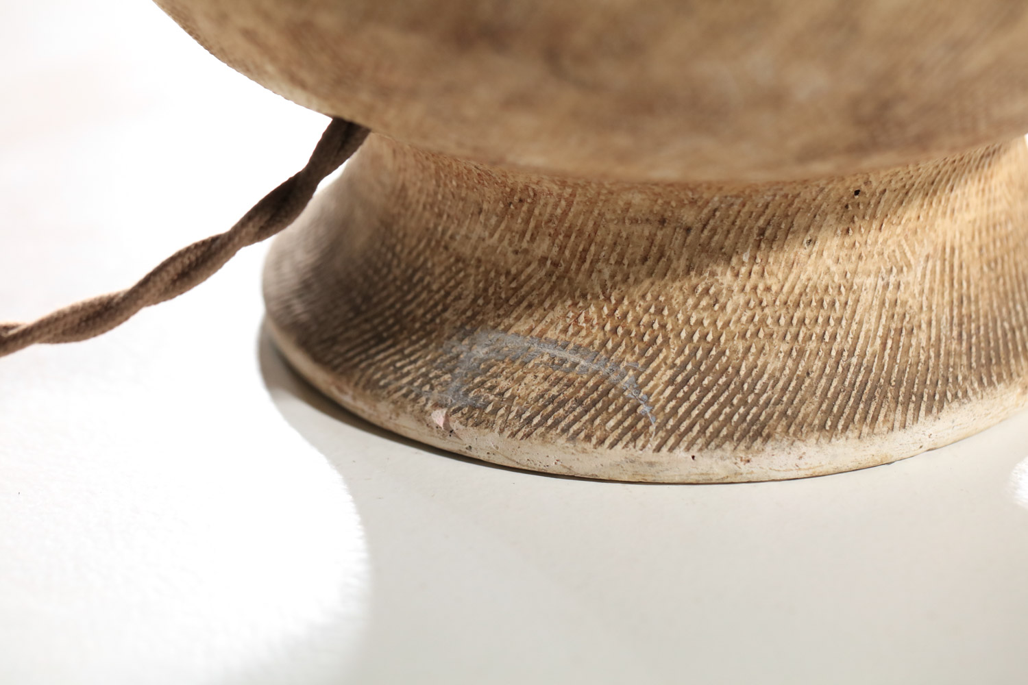 grande lampe de table en céramique dans le style de jean besnard art déco signée am - I67 grande lampe de table en céramique dans le style de jean besnard art déco signée am - I67