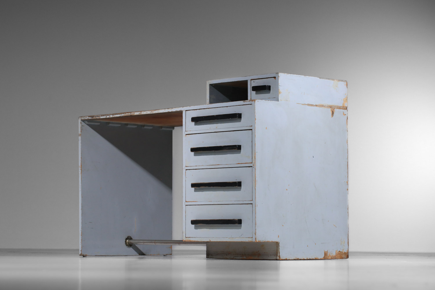 bureau moderniste des années 30 en contreplaqué laqué - I129 bureau moderniste des années 30 en contreplaqué laqué - I129