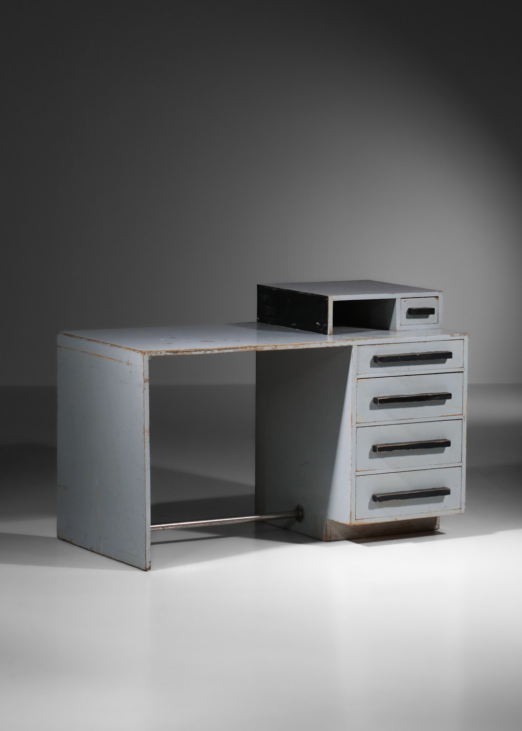 bureau moderniste des années 30 en contreplaqué laqué - I129 bureau moderniste des années 30 en contreplaqué laqué - I129