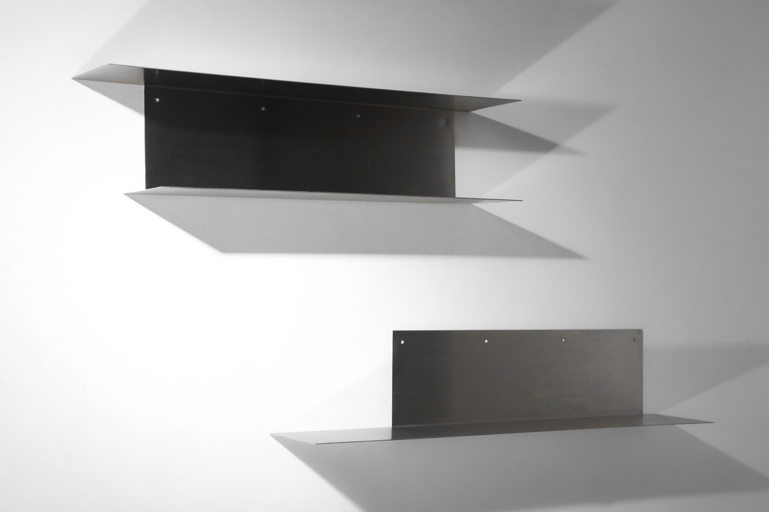 paire d'étagères bibliothèque murale en inox des années 70 - I690 paire d'étagères bibliothèque murale en inox des années 70 - I690