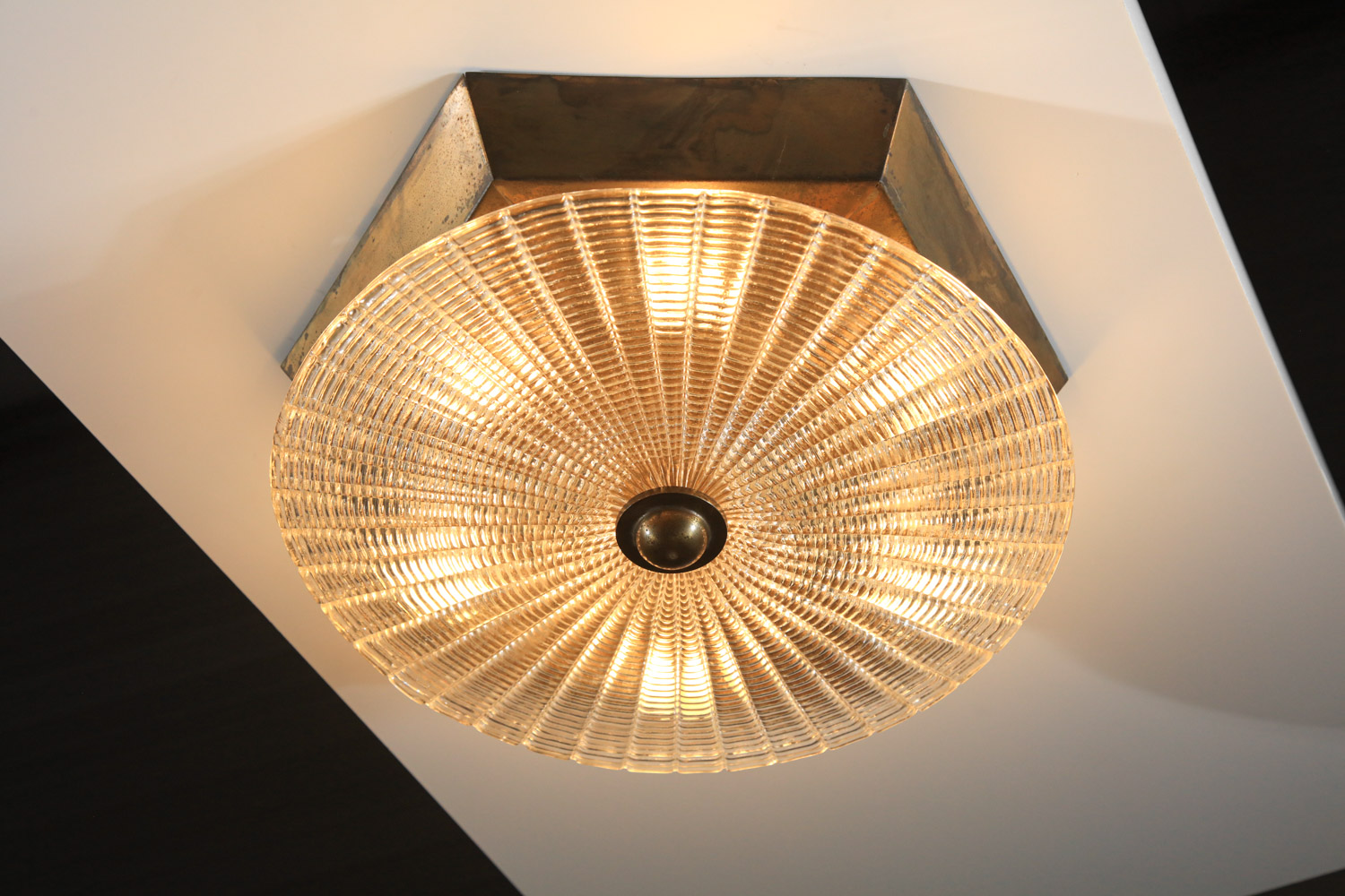 plafonnier italien octogonal en verre de murano et laiton années 40 - J516 plafonnier italien octogonal en verre de murano et laiton années 40 - J516