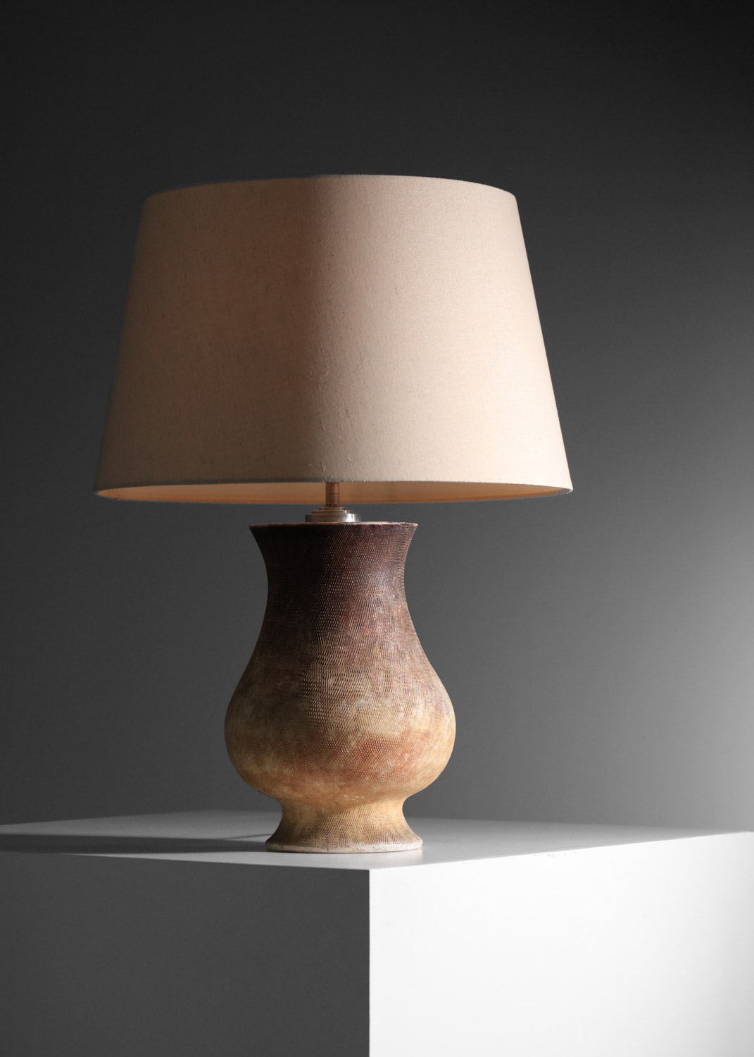 grande lampe de table en céramique dans le style de jean besnard art déco signée am - I67 grande lampe de table en céramique dans le style de jean besnard art déco signée am - I67