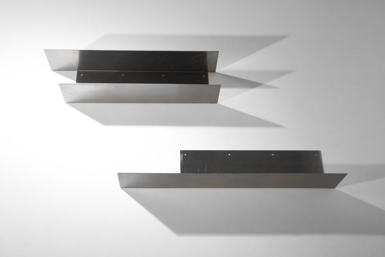 paire d'étagères bibliothèque murale en inox des années 70 - I690 paire d'étagères bibliothèque murale en inox des années 70 - I690