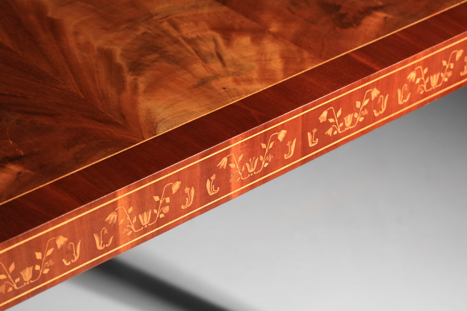 table à manger bureau suédoise Carl Cederholm marqueterie à décor floral - J206 table à manger bureau suédoise Carl Cederholm marqueterie à décor floral - J206