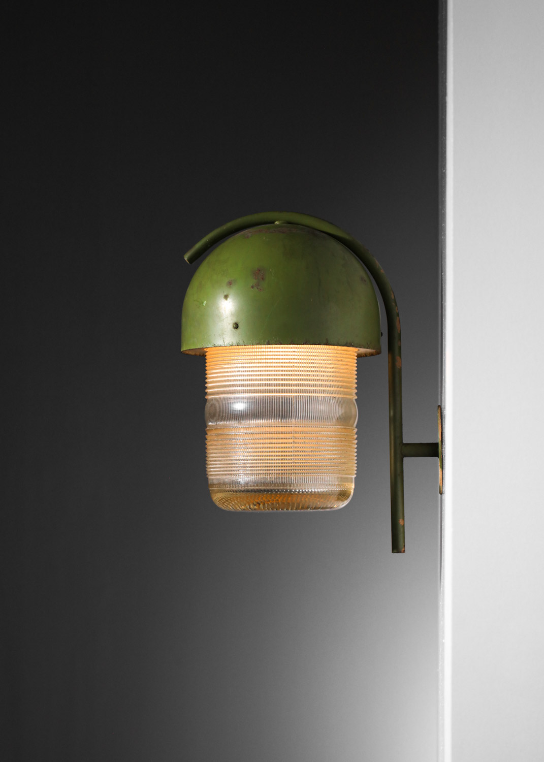 applique italienne en verre et métal laqué vert des années 60 - J547 applique italienne en verre et métal laqué vert des années 60 - J547