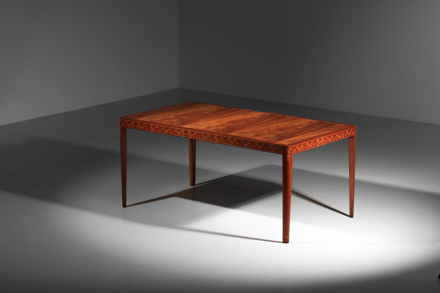 table à manger bureau suédoise Carl Cederholm marqueterie à décor floral - J206 table à manger bureau suédoise Carl Cederholm marqueterie à décor floral - J206