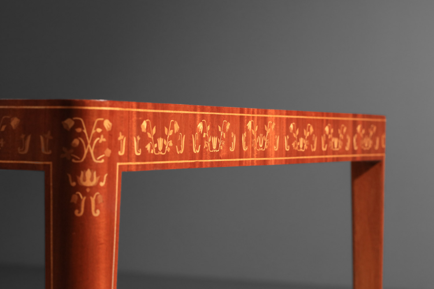 table à manger bureau suédoise Carl Cederholm marqueterie à décor floral - J206 table à manger bureau suédoise Carl Cederholm marqueterie à décor floral - J206