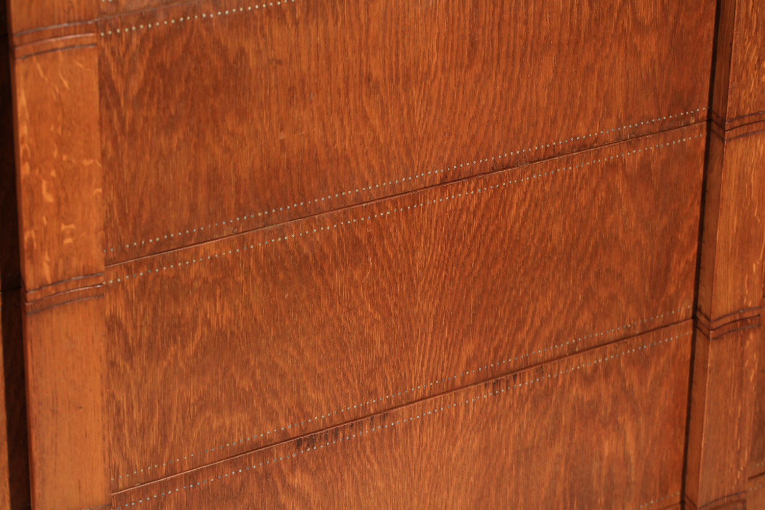 grande commode andré sornay en chêne cérusé des années 40 - J432 grande commode andré sornay en chêne cérusé des années 40 - J432