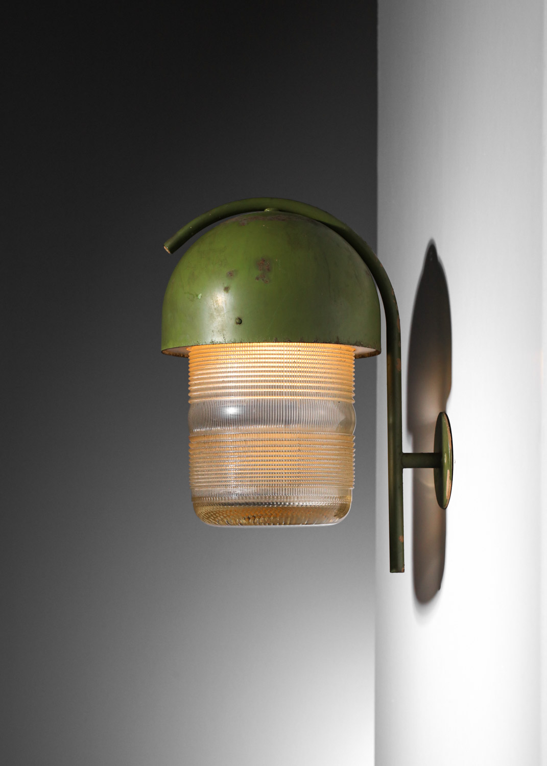 applique italienne en verre et métal laqué vert des années 60 - J547 applique italienne en verre et métal laqué vert des années 60 - J547