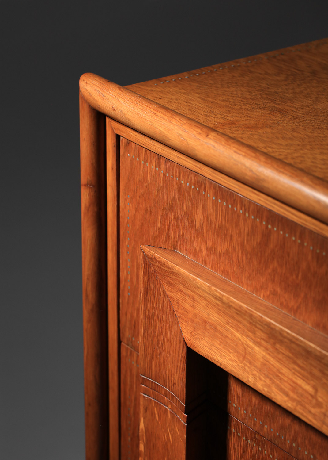 grande commode andré sornay en chêne cérusé des années 40 - J432 grande commode andré sornay en chêne cérusé des années 40 - J432