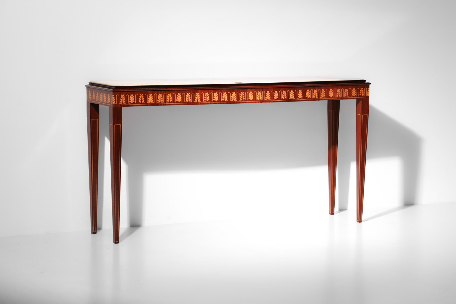 console itaienne attribué à paolo buffa marbre et marqueterie années 50 J327 console itaienne attribué à paolo buffa marbre et marqueterie années 50 J327