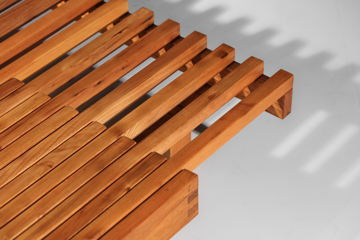 banquette L07 Pierre Chapo des années 60 en orme massif - I568 banquette L07 Pierre Chapo des années 60 en orme massif - I568