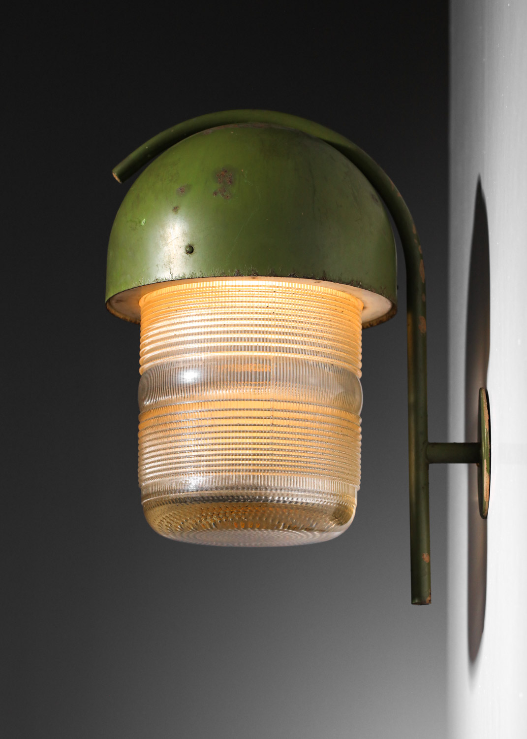 applique italienne en verre et métal laqué vert des années 60 - J547 applique italienne en verre et métal laqué vert des années 60 - J547