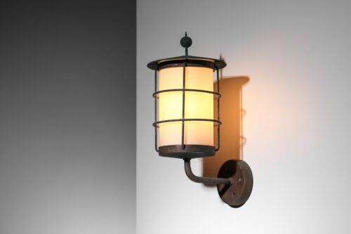 applique suédoise des années 60 en cuivre et opaline - J490