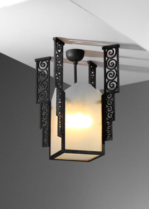 plafonnier lustre français art déco en fer forgé et plaque de verre H185