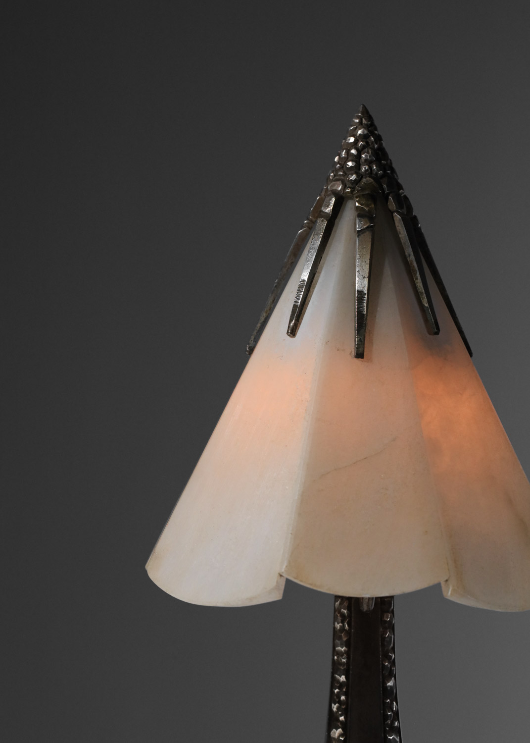 petite lampe de table albert cheuret en bronze nickelé et albatre - J349 petite lampe de table albert cheuret en bronze nickelé et albatre - J349