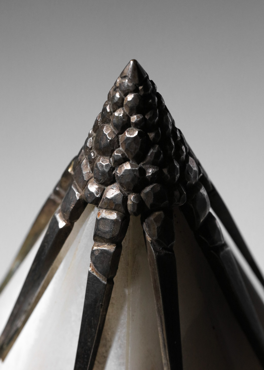 petite lampe de table albert cheuret en bronze nickelé et albatre - J349 petite lampe de table albert cheuret en bronze nickelé et albatre - J349