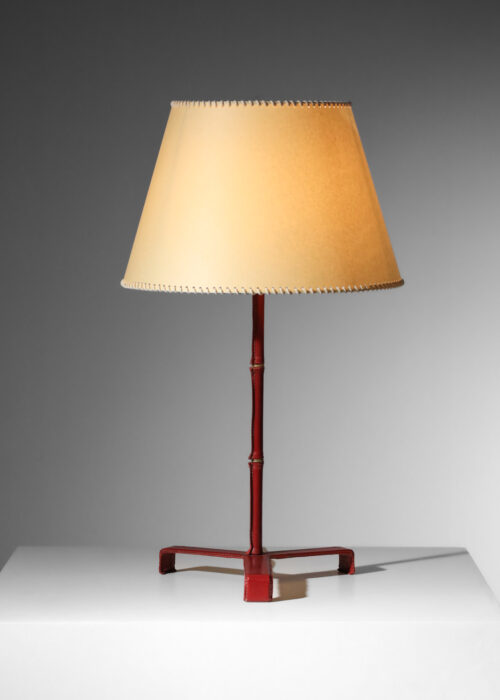 lampe de table gainée de cuir rouge attr à jacques adnet années 1940 - J374