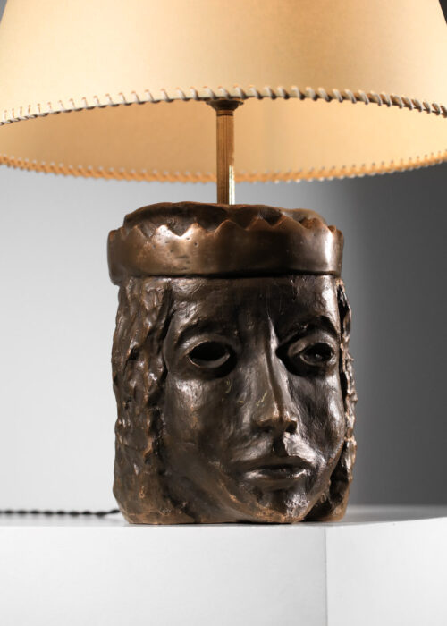pied de lampe en bronze massif à décor de tête couronnée - J216