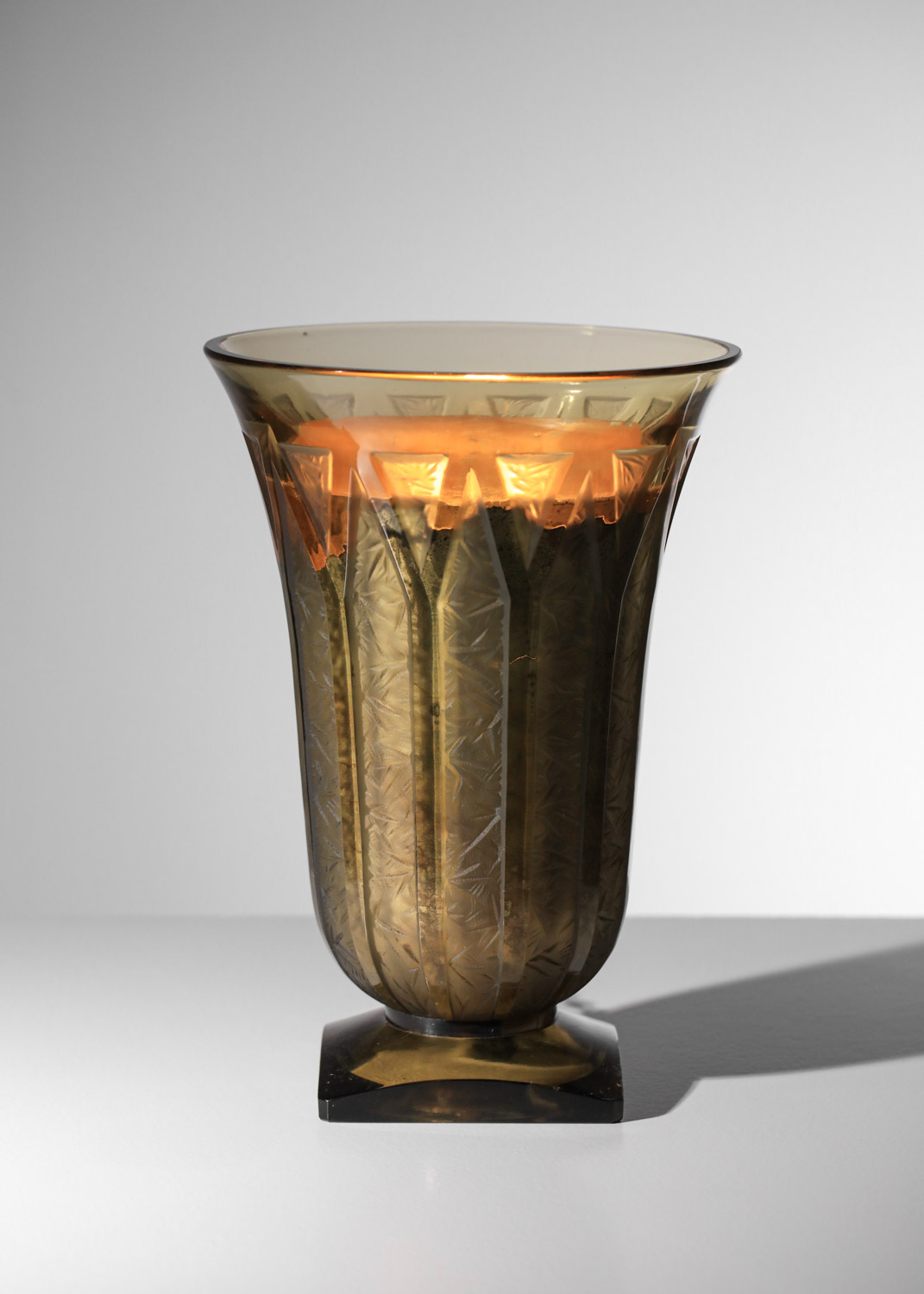 vasque lumineuse en verre moulé art déco lampe - J589 vasque lumineuse en verre moulé art déco lampe - J589