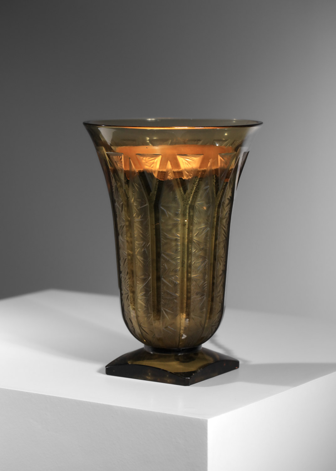 vasque lumineuse en verre moulé art déco lampe - J589 vasque lumineuse en verre moulé art déco lampe - J589