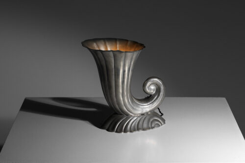 corne d'abondance en fonte d'aluminium des années 70 montée en lampe - J186