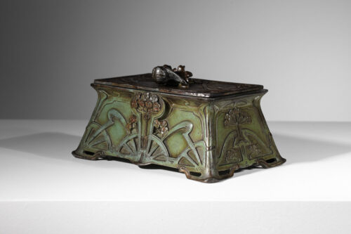 boite art nouveau Guénardeau en regule patiné - J198