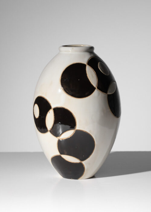 grand vase en céramique non identifié beige et noir ovoïde - J657