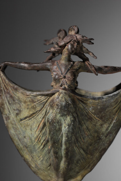 Vase art nouveau en régule à décor de danseuse - J460