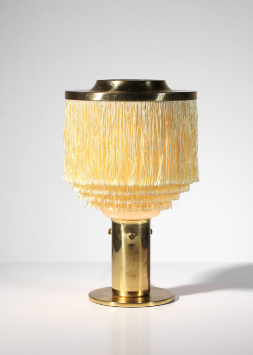 lampe de table suedoise hans agne jakobsson en laiton et frange en soie J221