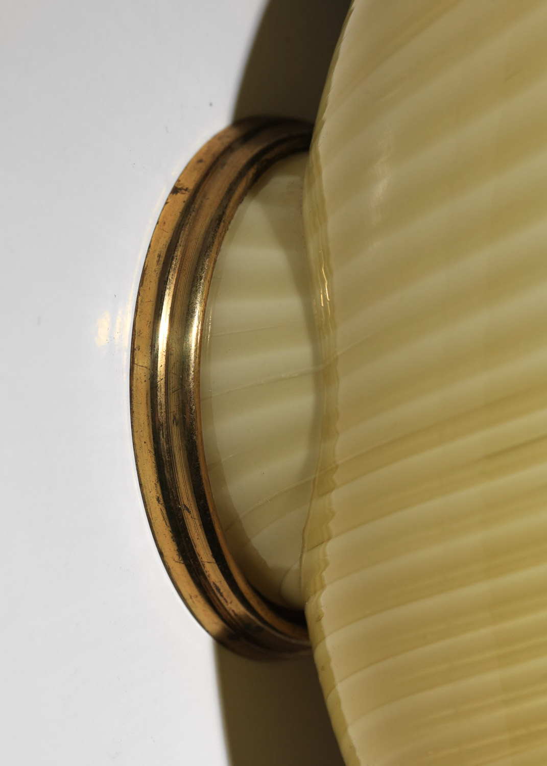 paire d'appliques italiennes verre de murano torssadé des années 60 beige - J633 paire d'appliques italiennes verre de murano torssadé des années 60 beige - J633