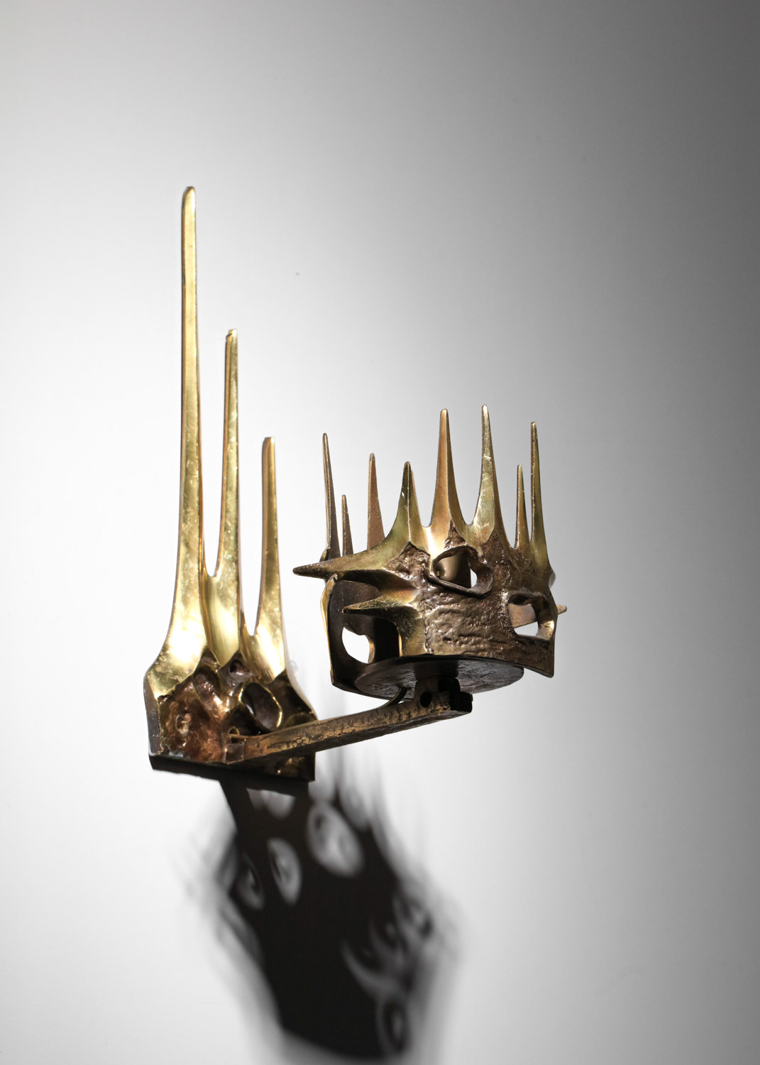 paire d'appliques brutalistes en bronze des années 60 petit modèle - J546 paire d'appliques brutalistes en bronze des années 60 petit modèle - J546