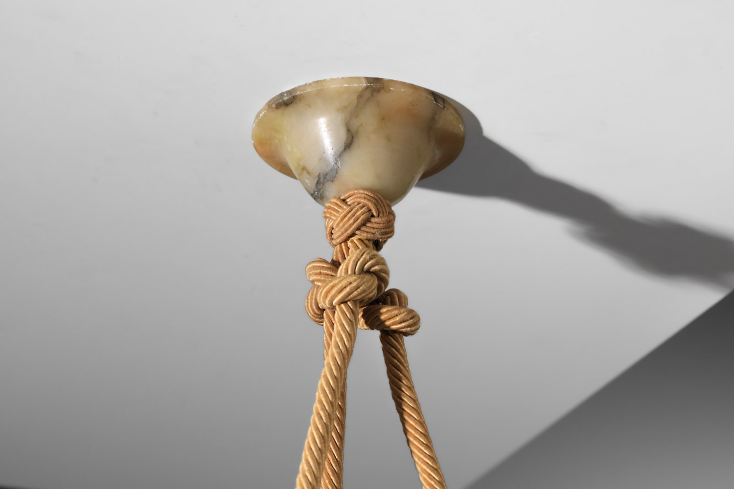 Suspension Art Déco en albâtre - J691 Suspension Art Déco en albâtre - J691