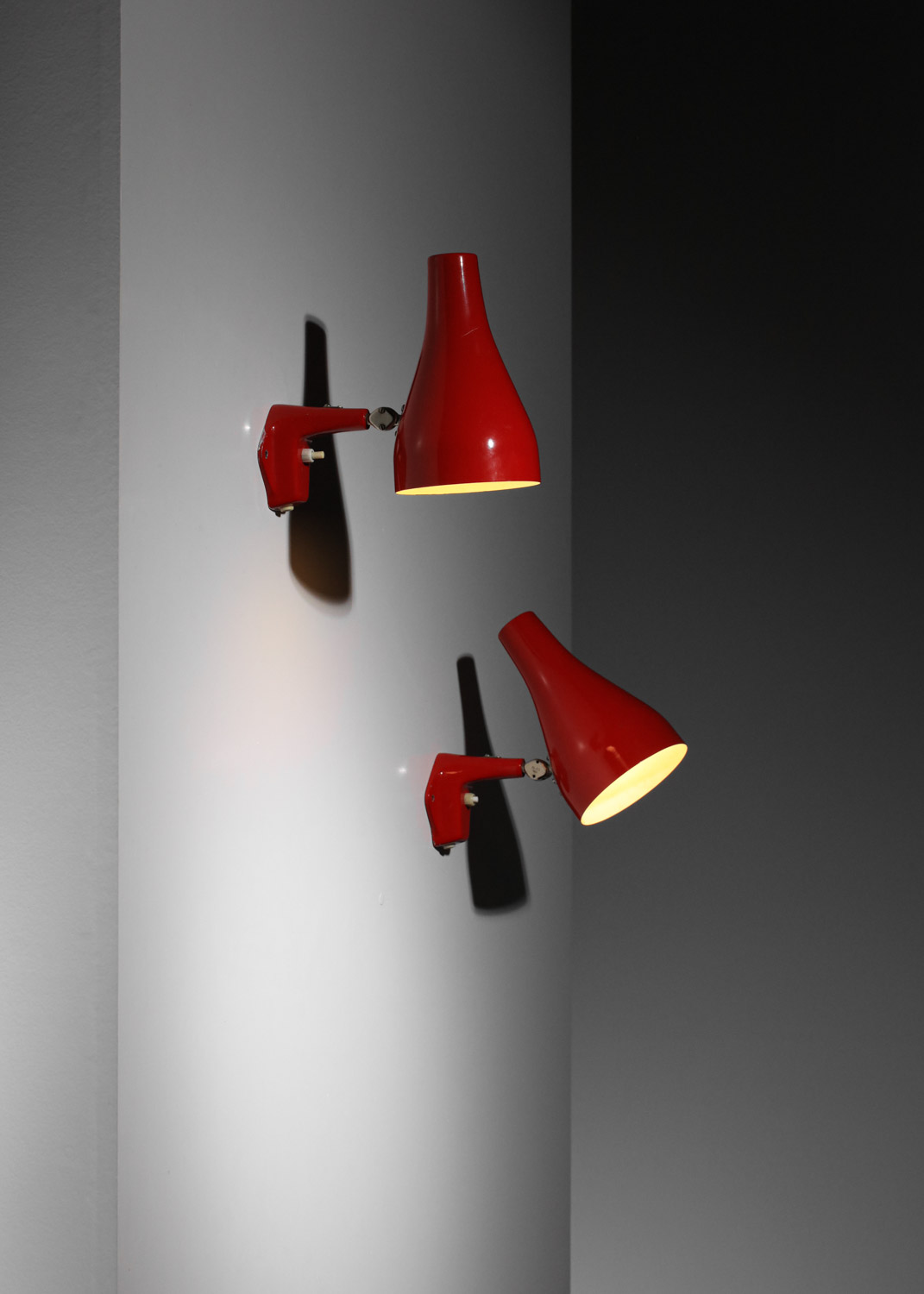 paire d'applique spots suedoises asea rouges années 60 -G107 paire d'applique spots suedoises asea rouges années 60 -G107