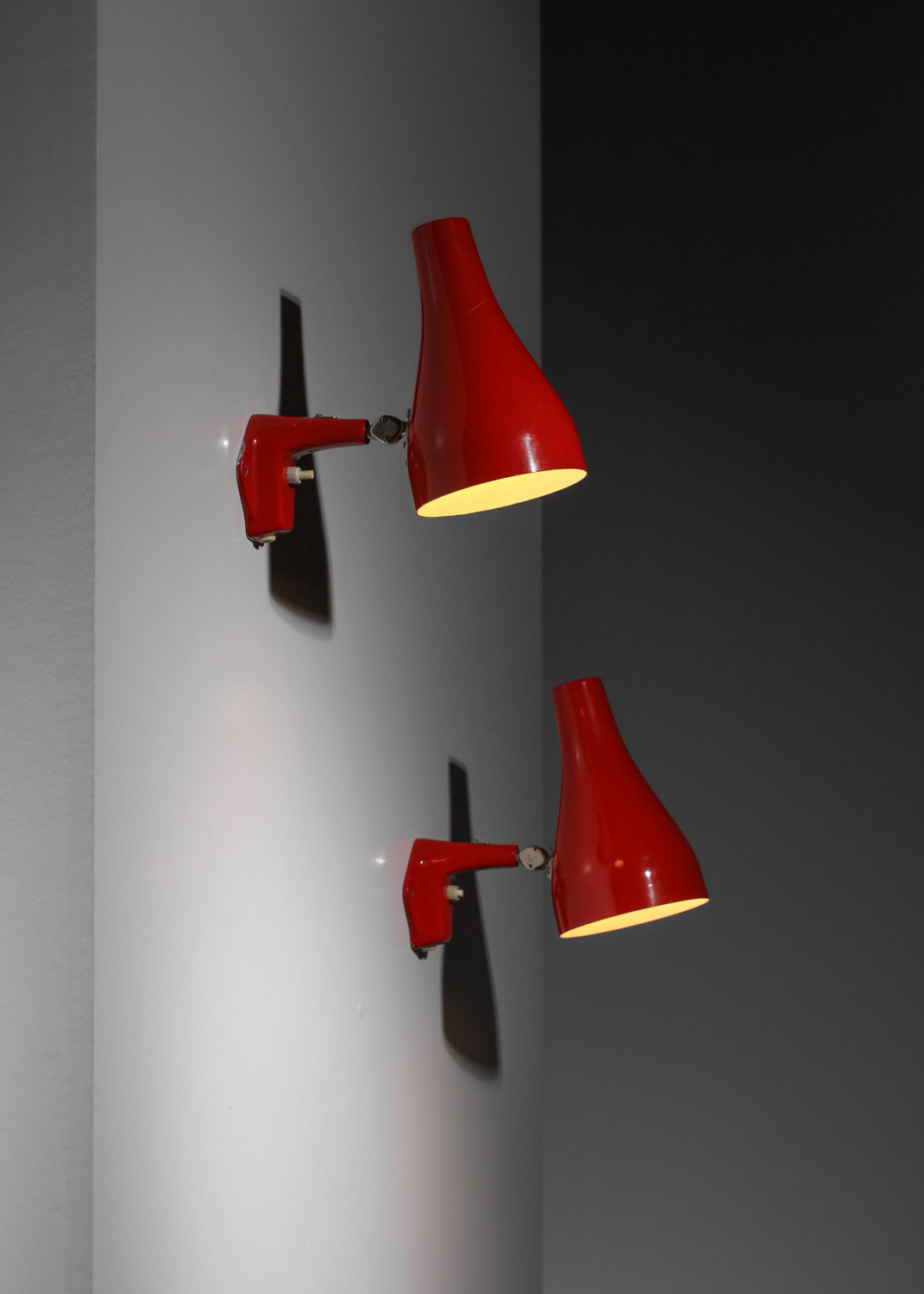 paire d'applique spots suedoises asea rouges années 60 -G107 paire d'applique spots suedoises asea rouges années 60 -G107